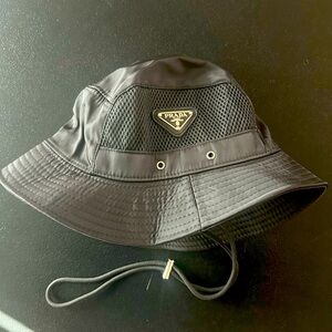 Prada bucket hat in black